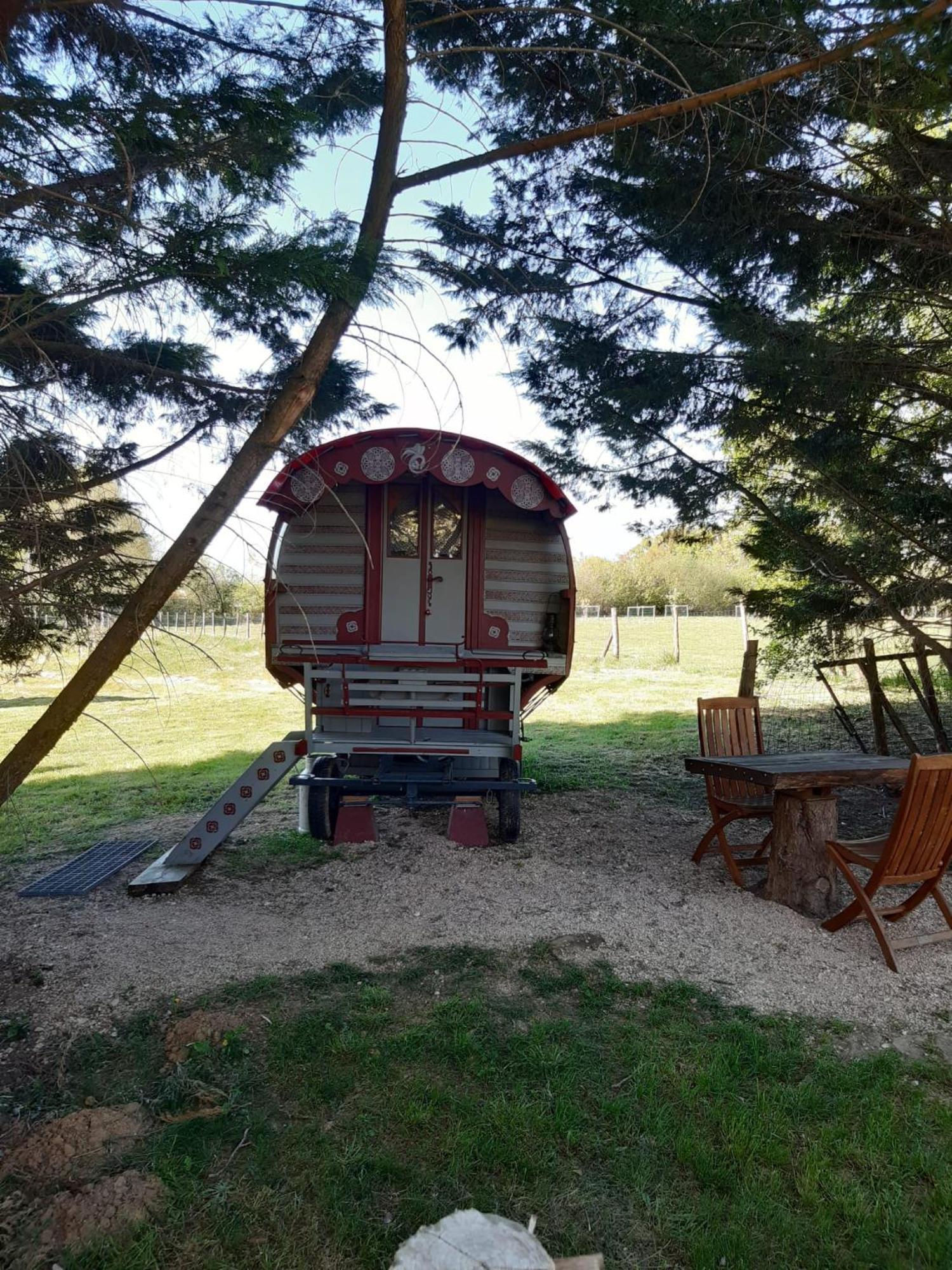 Hotel Roulotte Irlandaise Polly Saint-Vincent-en-Bresse Zewnętrze zdjęcie